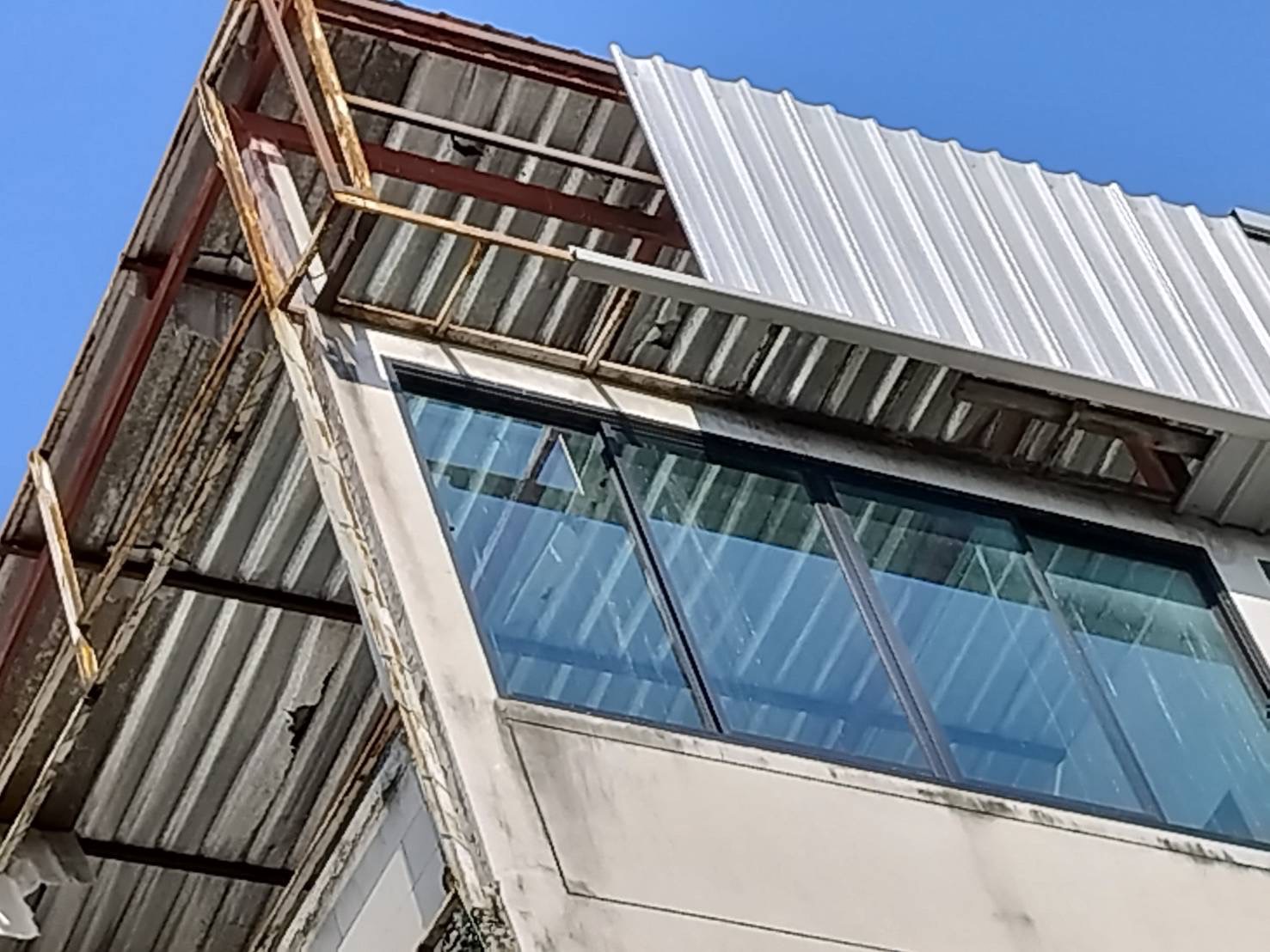 2 - https://ช่างหลังคาทรงชัย.com | ช่างหลังคาทรงชัย - รับแก้ปัญหาหลังคา รับซ่อมหลังคาทุกประเภท แก้ปัญหาตรงจุด โดยทีมช่างมืออาชีพ